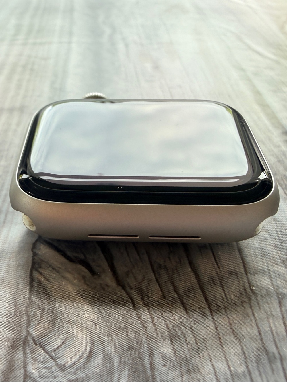 Apple Watch SE 40mm, silver aluminum case, abyss blue sport band - Picture 6 of 9